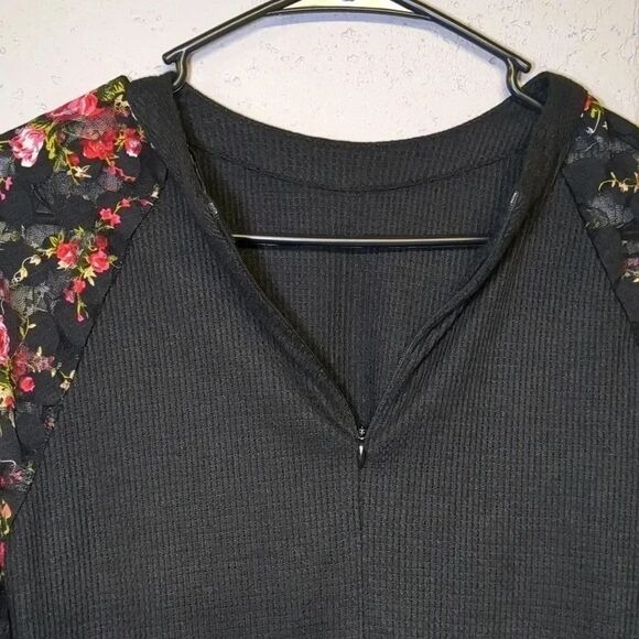 Women's Lace Detail Long Sleeve Blouse - Picture 6 of 7